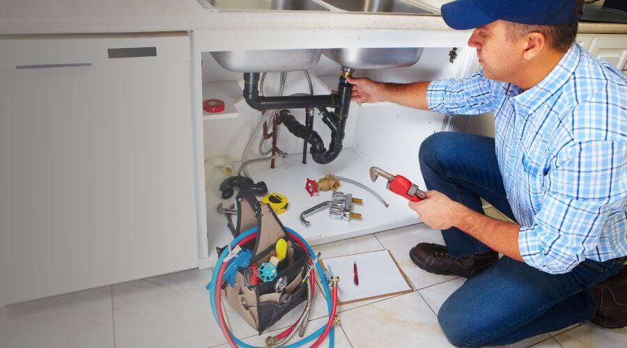 Professional clogged toilet repair in Braggadocio, MO